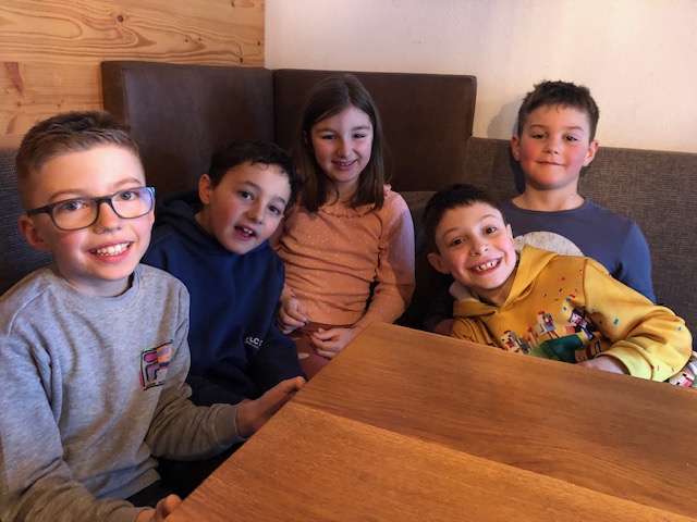 Vorstellung der Erstkommunionkinder in Gschnitz
